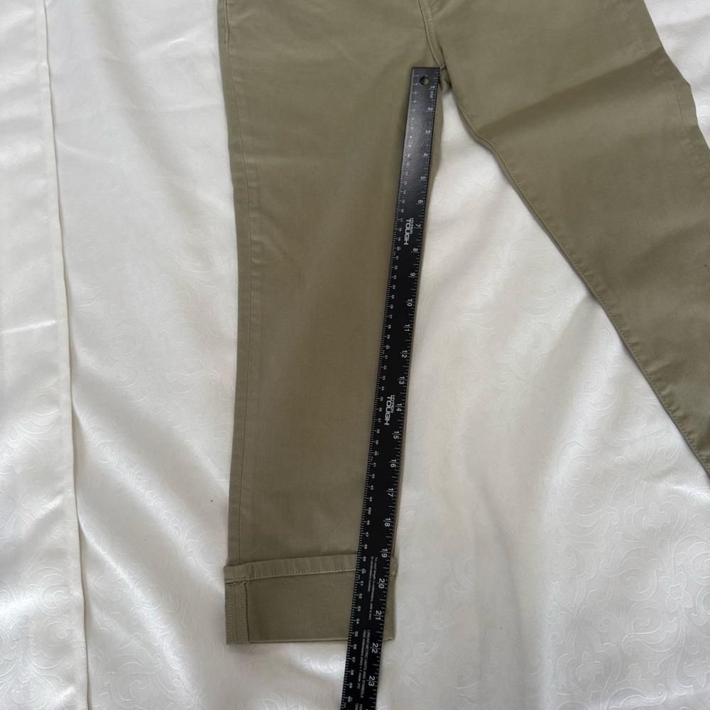 Warp + Weft JFK New York City Capri Sage Green 28x22 Excellent Condition - Picture 10 of 10